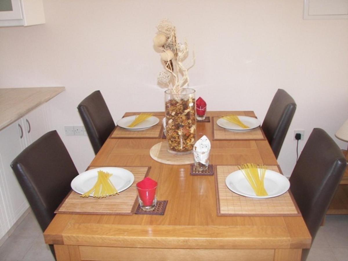 Ground Floor Leading To Pool Eg5, 2 Bedrooms, Free Wifi Appartement