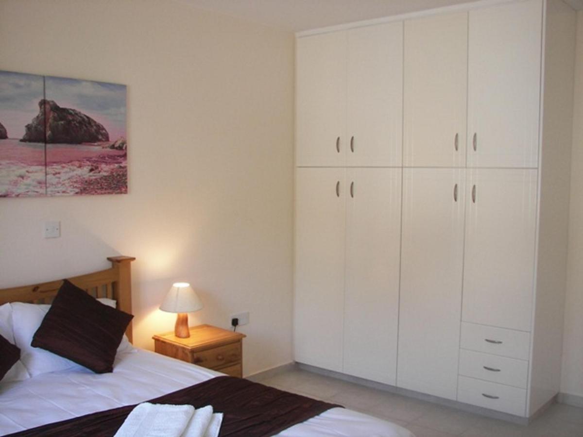 Appartement Ground Floor Leading To Pool Eg5, 2 Bedrooms, Free Wifi Paphos