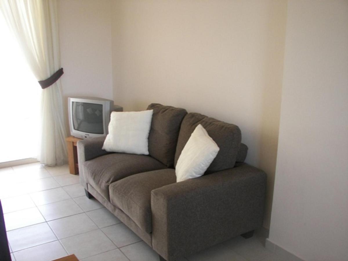 Appartement Ground Floor Leading To Pool Eg5, 2 Bedrooms, Free Wifi Paphos