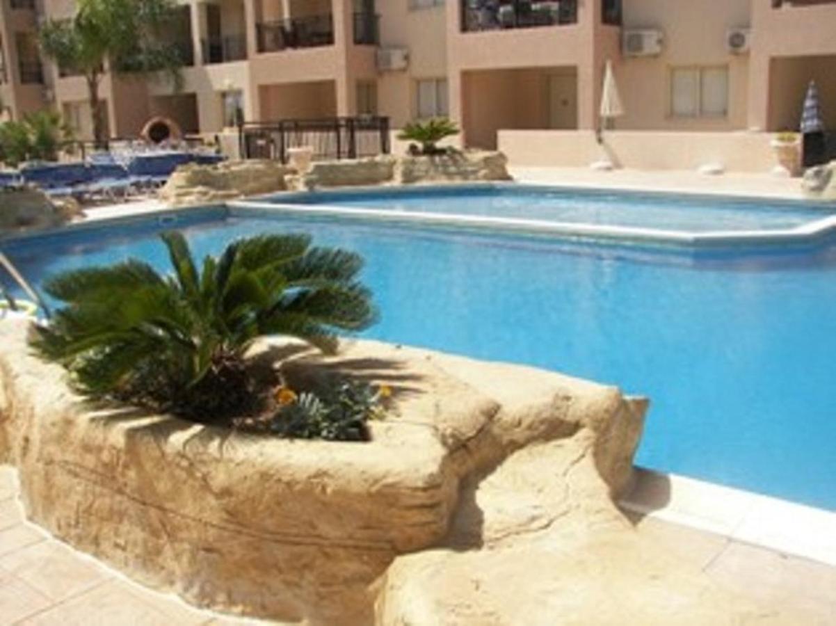 Appartement Ground Floor Leading To Pool Eg5, 2 Bedrooms, Free Wifi Paphos